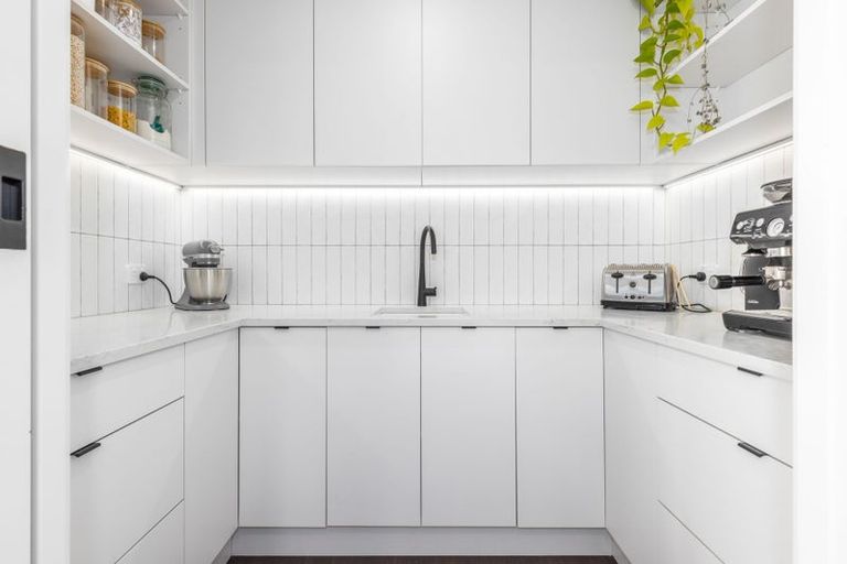 Photo of property in 94 Kotare Street, Waikanae, 5036