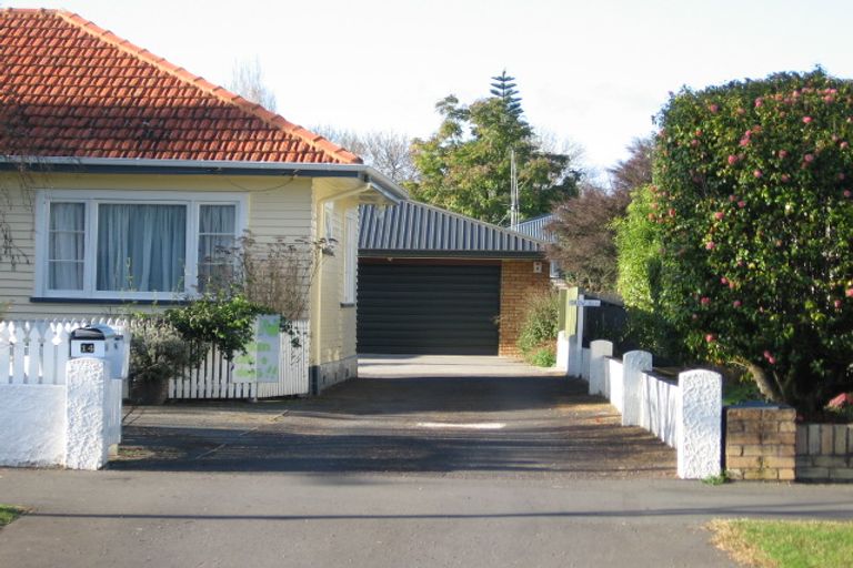 Photo of property in 14 Sandwich Road, St Andrews, Hamilton, 3200