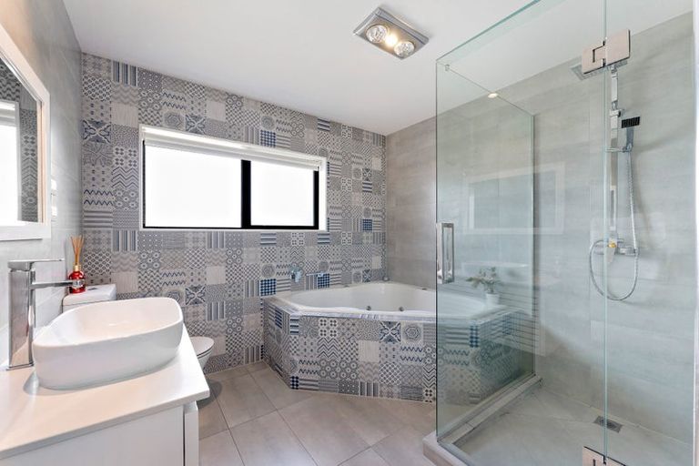 Photo of property in 39a Edgeworth Road, Glenfield, Auckland, 0629