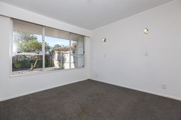 Photo of property in 2/11 Rimu Road, Raumati Beach, Paraparaumu, 5032
