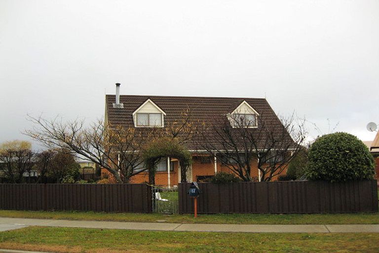 Photo of property in 17 Orchard Street, Clyde, 9330