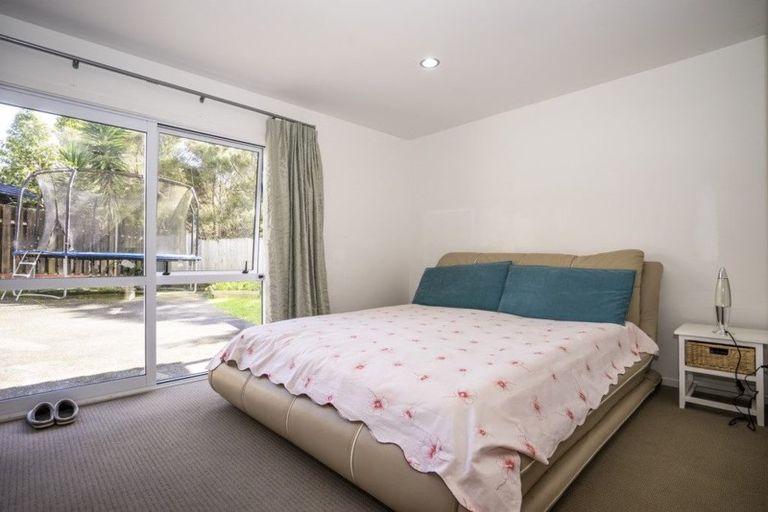 Photo of property in 7 Mosman Place, Chatswood, Auckland, 0626