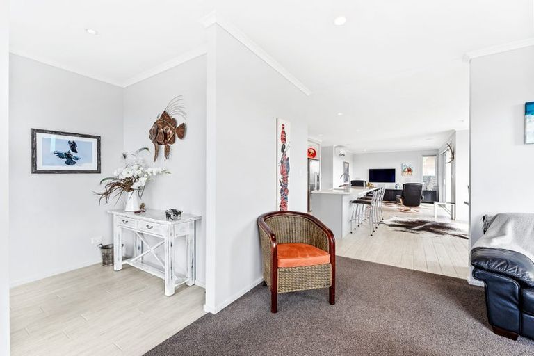 Photo of property in 16 Discovery Drive, Gulf Harbour, Whangaparaoa, 0930