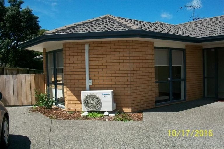 Photo of property in 1/72 Swanson Road, Henderson, Auckland, 0610