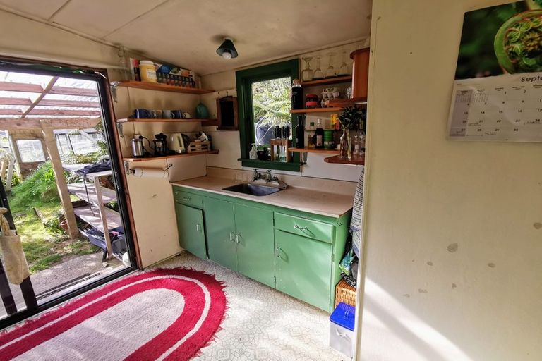 Photo of property in 27 Golden Bay Road, Halfmoon Bay / Oban, Stewart Island, 9818