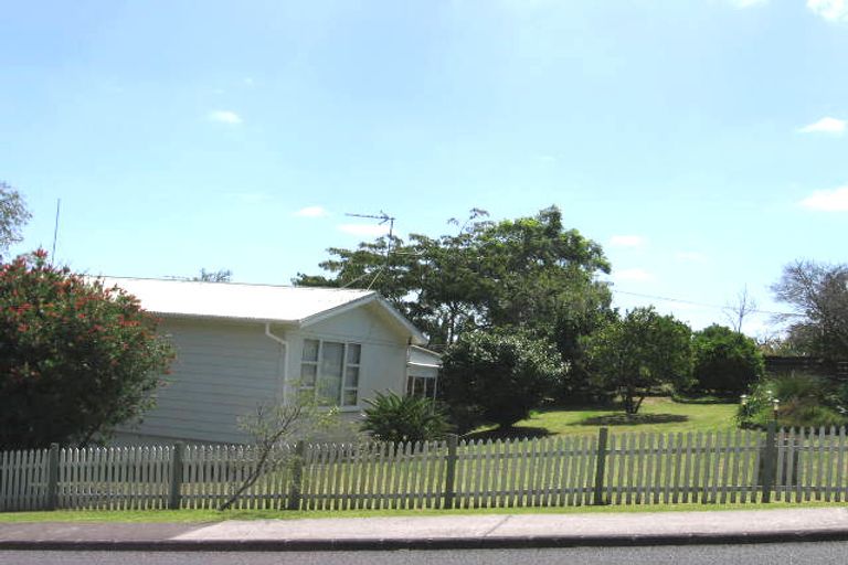 Photo of property in 1/80 Stott Avenue, Birkdale, Auckland, 0626