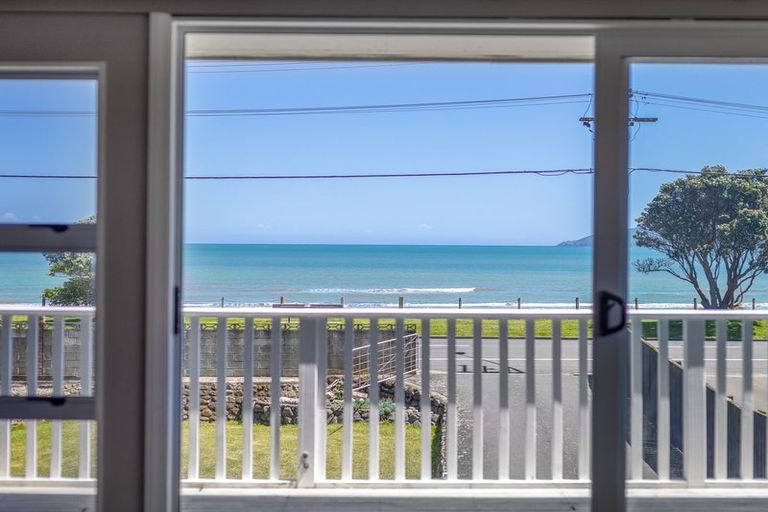 Photo of property in 104 Marine Parade, Paraparaumu Beach, Paraparaumu, 5032