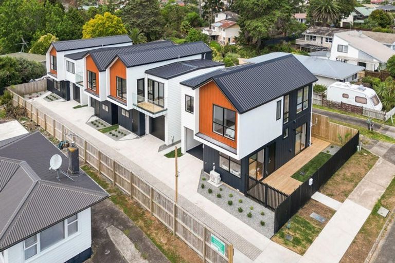 Photo of property in 102c Ennis Avenue, Pakuranga Heights, Auckland, 2010