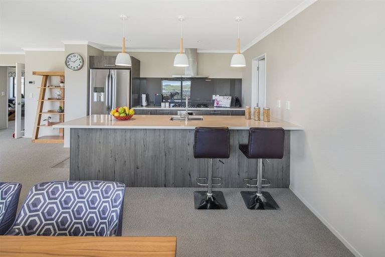 Photo of property in 9 Portmore Place, Grenada Village, Wellington, 6037