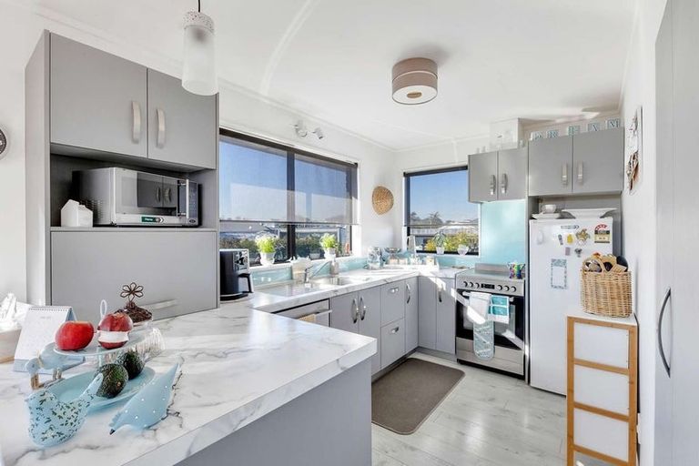 Photo of property in 2/502 Devon Street East, Strandon, New Plymouth, 4312