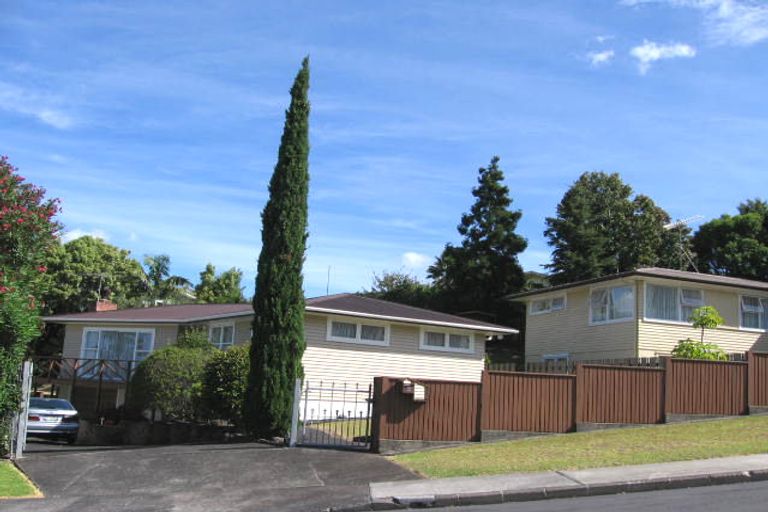 Photo of property in 9 Cypress Place, Sunnynook, Auckland, 0620