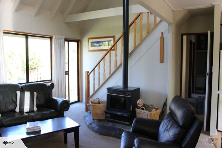 Photo of property in 11 Evergreen Place, Sunshine Bay, Queenstown, 9300