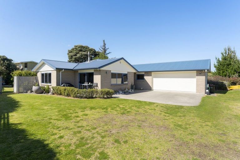 Photo of property in 9 Byron Brown Place, Otaki Beach, Otaki, 5512