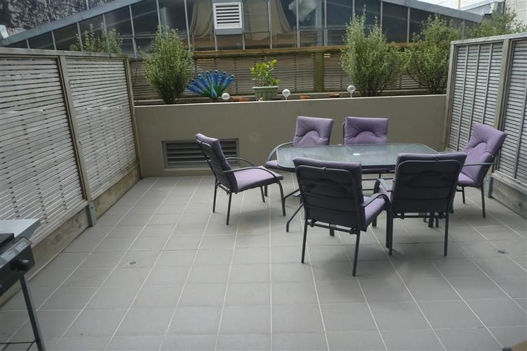 Photo of property in 1h/33 Mackelvie Street, Grey Lynn, Auckland, 1021