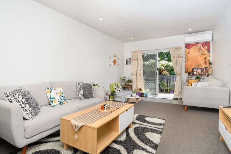 Photo of property in 5/92 Titirangi Road, New Lynn, Auckland, 0600