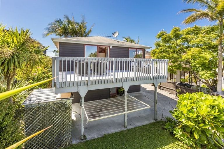 Photo of property in 2/43 Rawene Road, Birkenhead, Auckland, 0626