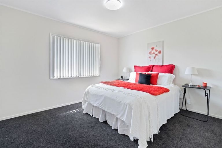 Photo of property in 2/13 John Street, Mangere East, Auckland, 2024