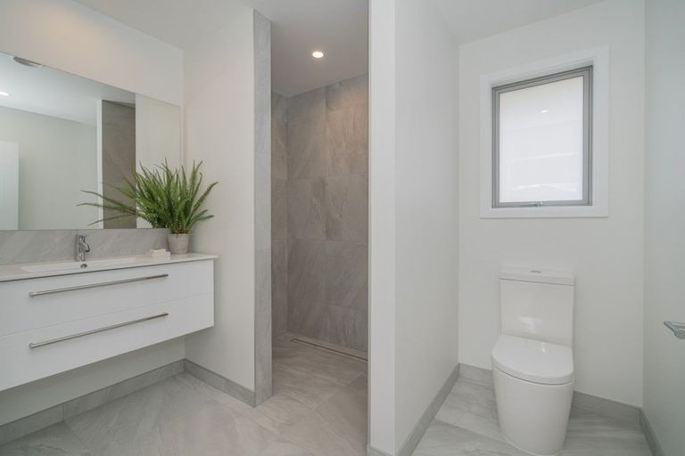 Photo of property in 12 Awatea Drive, Whitianga, 3510