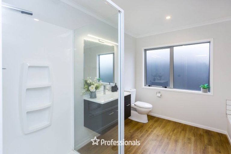 Photo of property in 11 Te Kaeaea Crescent, Wallaceville, Upper Hutt, 5018