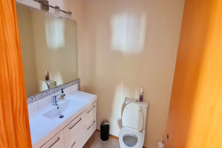 Photo of property in 8 Ilex Place, Totara Heights, Auckland, 2105