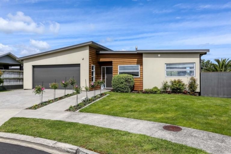 Photo of property in 9 Settlers Close, Whalers Gate, New Plymouth, 4310