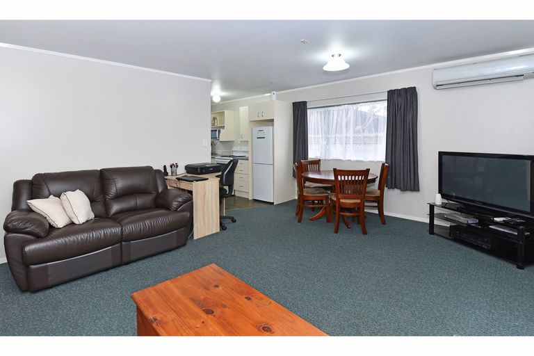 Photo of property in 10b Lane Road, Weymouth, Auckland, 2103