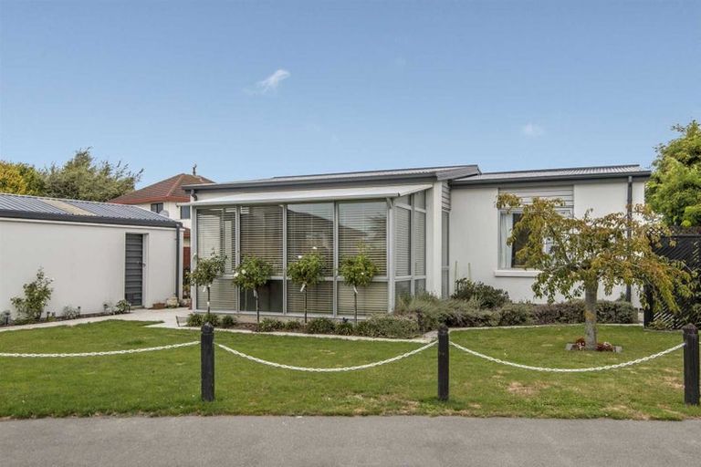 Photo of property in 1/37 Aberfoyle Place, Parklands, Christchurch, 8083