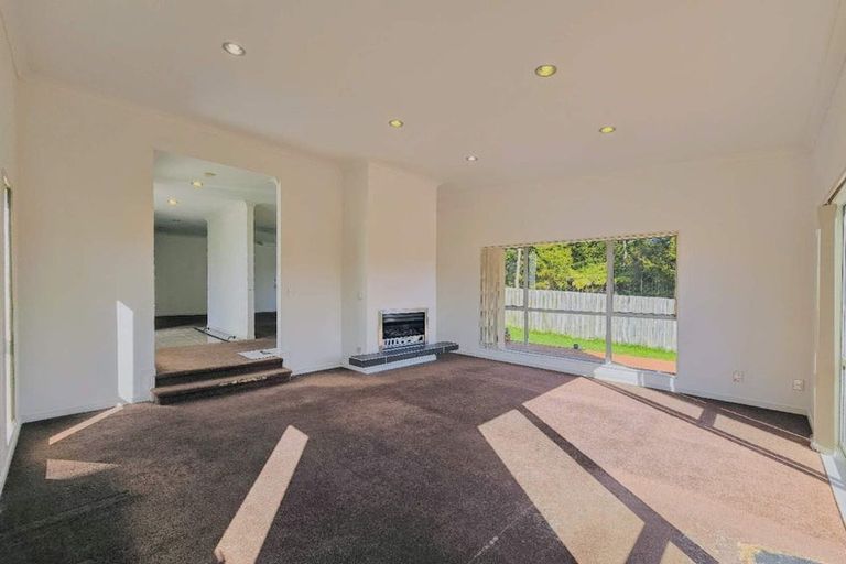 Photo of property in 28 Pin Oak Drive, Schnapper Rock, Auckland, 0632