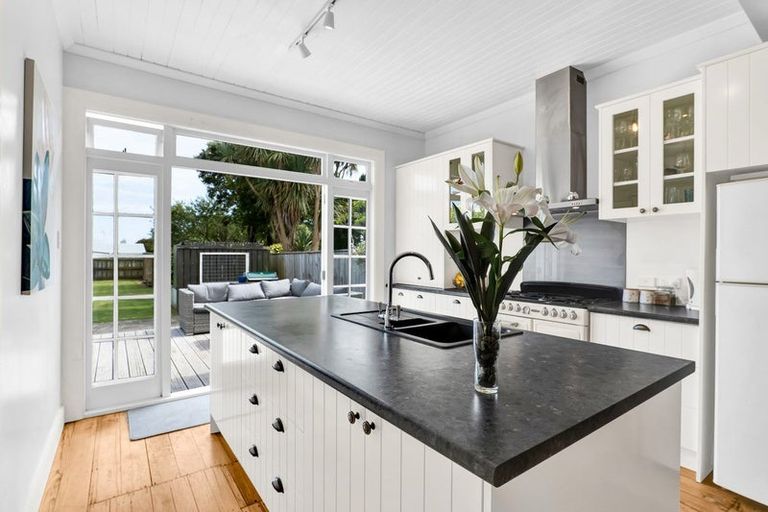 Photo of property in 84 Lorna Street, Lynmouth, New Plymouth, 4310