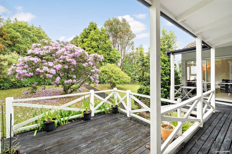 Photo of property in 147 Weatherly Road, Torbay, Auckland, 0630