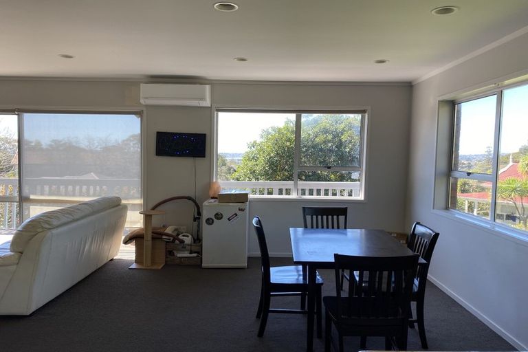 Photo of property in 1/55a West Lynn Road, Titirangi, Auckland, 0604