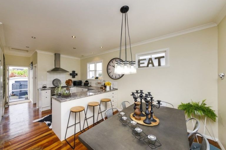 Photo of property in 89 Churchill Avenue, Hokowhitu, Palmerston North, 4410