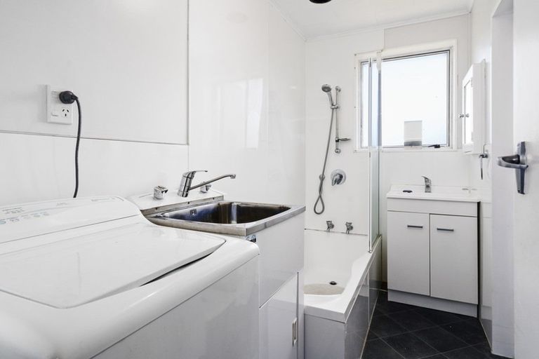 Photo of property in 186b Wellington Road, Wainuiomata, Lower Hutt, 5014