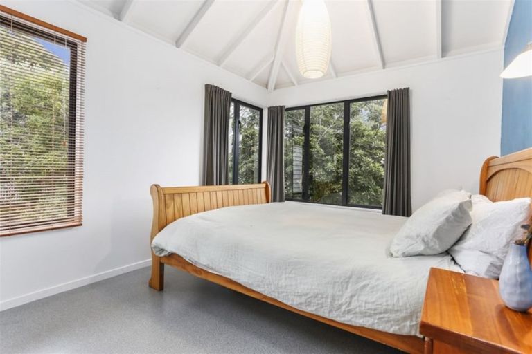 Photo of property in 58 Gladstone Road, Northcote, Auckland, 0627