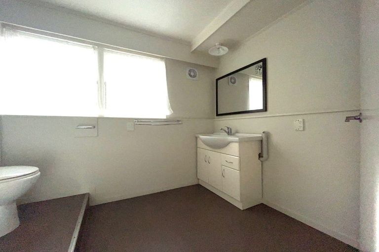 Photo of property in 1/35 Jaemont Avenue, Te Atatu South, Auckland, 0610