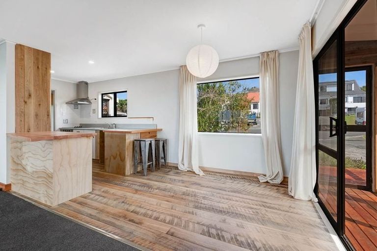 Photo of property in 19 Tara Place, Snells Beach, 0920