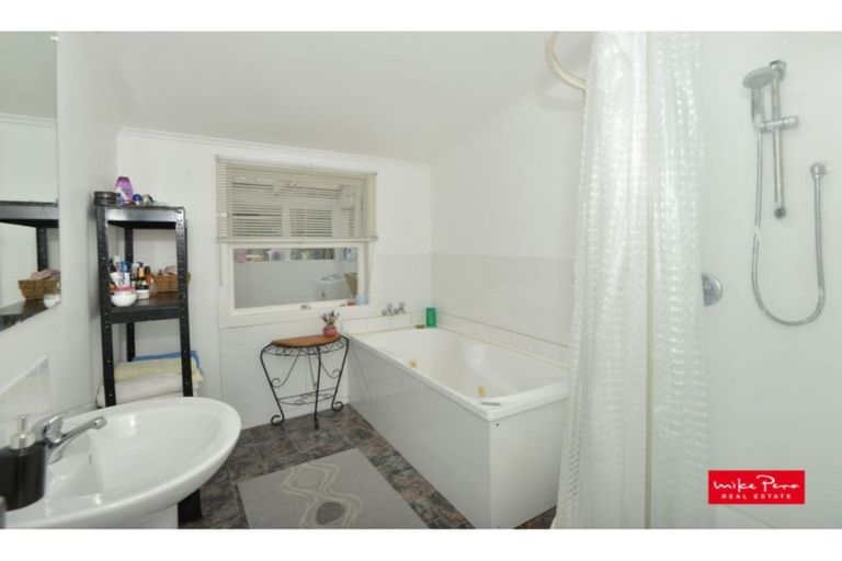 Photo of property in 69 King Street, Hikurangi, 0114