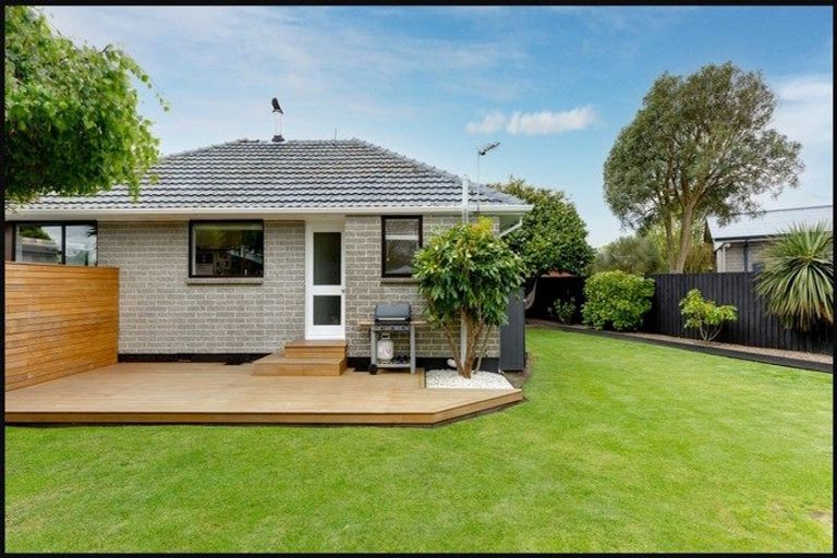 Photo of property in 15 Elwyn Place, Avonhead, Christchurch, 8042