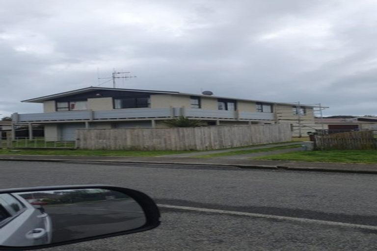 Photo of property in 69 Norfolk Crescent, Otaki Beach, Otaki, 5512