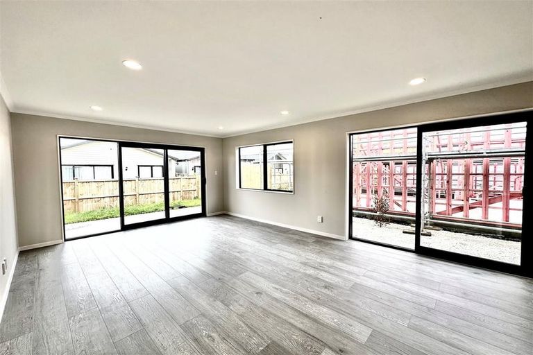 Photo of property in 22 Combat Street, Papakura, 2110