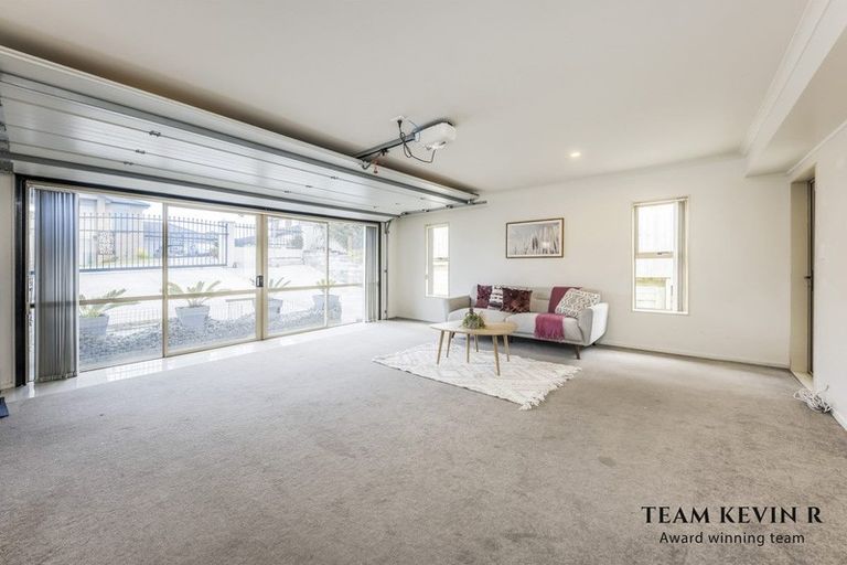 Photo of property in 3 Kirikiri Drive, Papakura, 2110