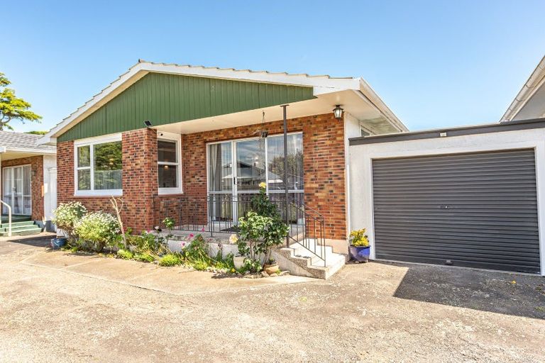 Photo of property in 3/5 Saint Leonard Street, Saint Johns Hill, Whanganui, 4501