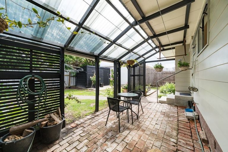 Photo of property in 5a Palliser Place, Milson, Palmerston North, 4414