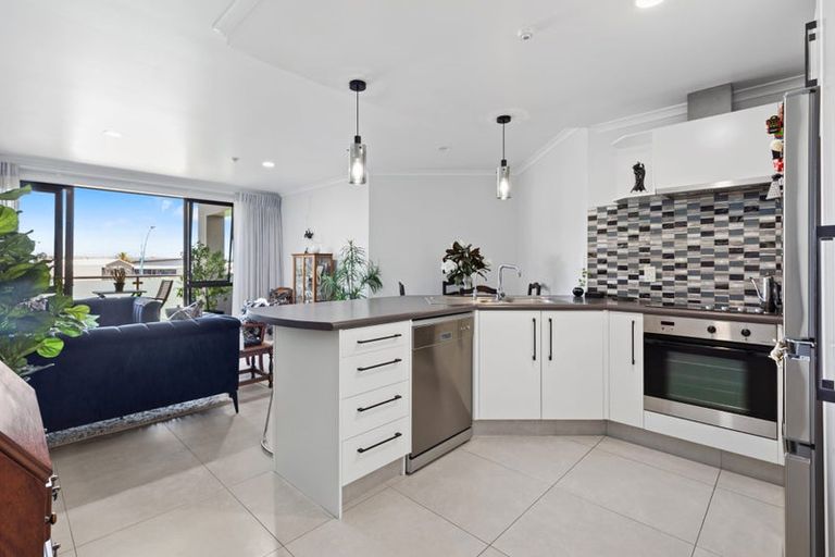 Photo of property in Paramount Apartments, 17/281 Maunganui Road, Mount Maunganui, 3116