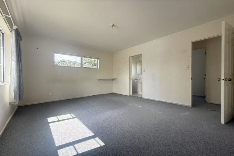 Photo of property in 12 Centreway Road, Orewa, 0931