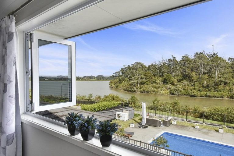 Photo of property in 3 Acqua Place, Karaka, Papakura, 2113