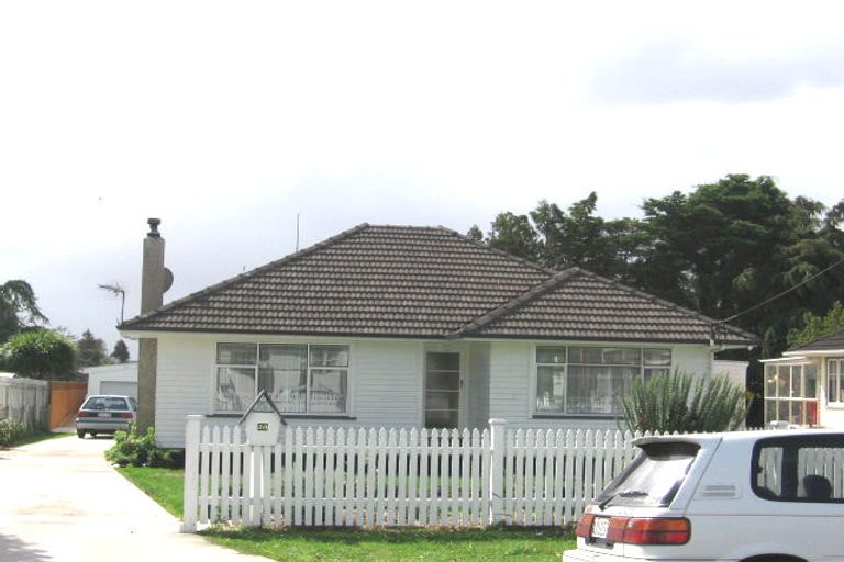 Photo of property in 26 Edwards Avenue, Henderson, Auckland, 0610