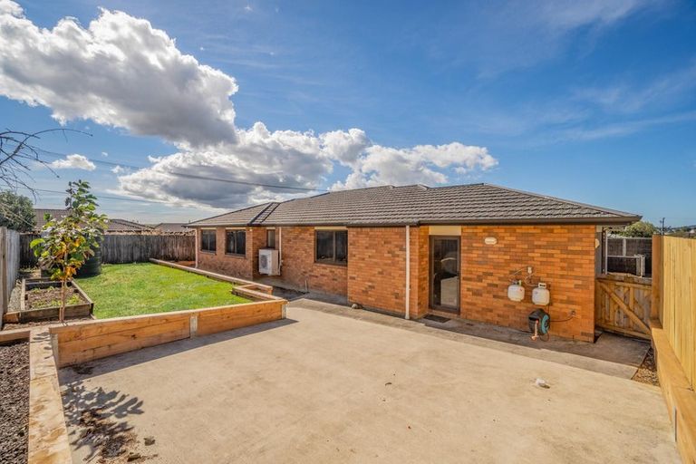 Photo of property in 65a Willerton Avenue, New Lynn, Auckland, 0600