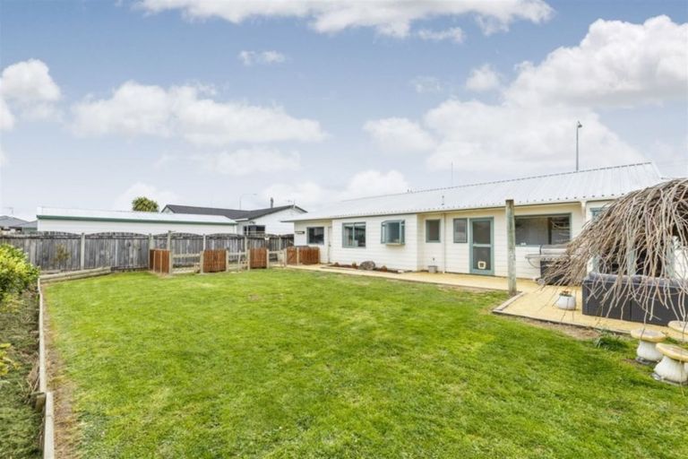 Photo of property in 94 Roberts Line, Kelvin Grove, Palmerston North, 4414