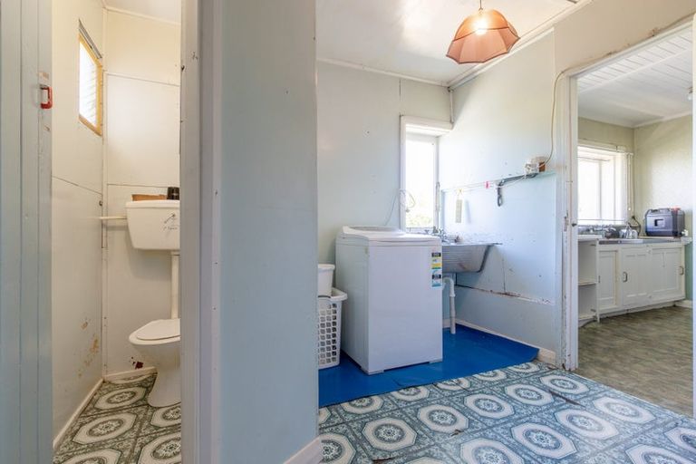 Photo of property in 1 Windsor Street, Dannevirke, 4930